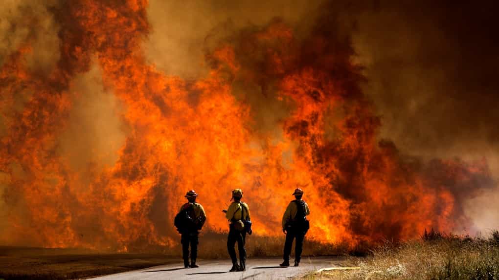 Trên 7 ngàn người phải di tản vì cháy rừng ở tiểu bang California – Thời  Báo Newspaper